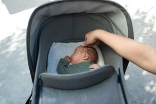Wózki dziecięce – jak wybrać model dopasowany do stylu życia rodziców
