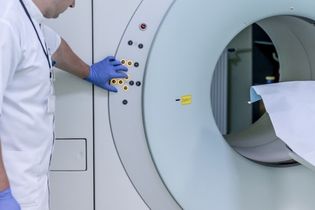 W jakim celu stosuje się rezonans magnetyczny?